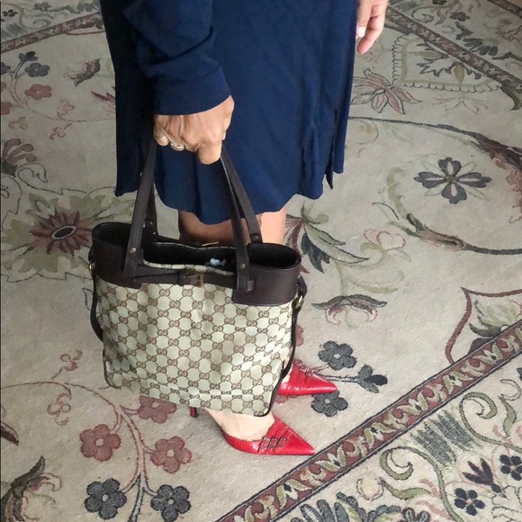 Gucci GG Small Buckle Tote. - Picture 2 of 3